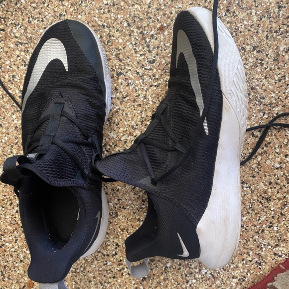 Nike Basketball Shoes Size 9.5 - Picture 1 of 1